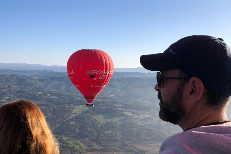 Barcelona: Vor-Pyrenäen-HeißluftballonfahrtHeißluftballon Tour