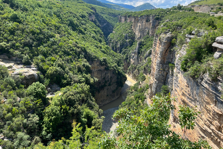 Depuis Berat : Canyon d&#039;Osumi, cascade de Bogova et Pirro Goshi...