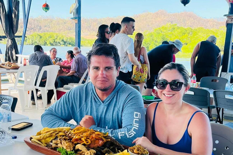 Seafood Gastronomic Tour to the Floating Restaurant of Puntarenas by boat
