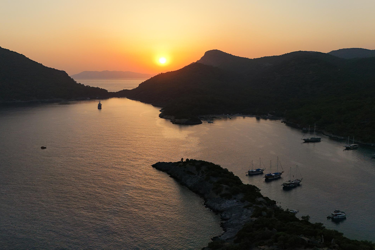 Navega por Turquía: Fethiye Kekova Fethiye Crucero en Goleta de Edad Mixta