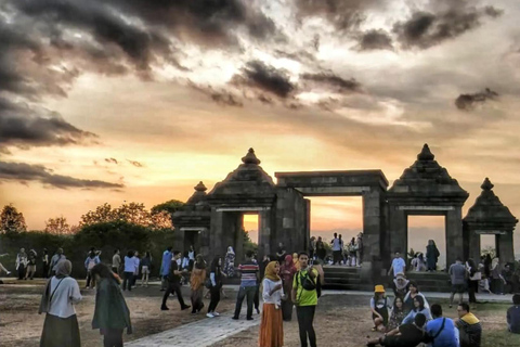 Yogyakarta: Borobudur Sunrise, Candi Boko & Coffee Tour