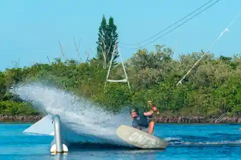 Maraton: Privat session med kabel- eller kiteboarding