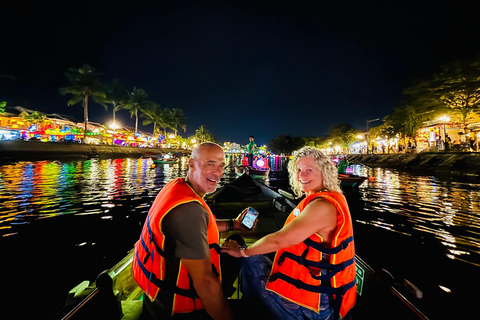 Hoi An/Da Nang: Private Lantern Boat With Release Lantern Hoi An/Da Nang: Private Lantern Boat With Realese Lantern