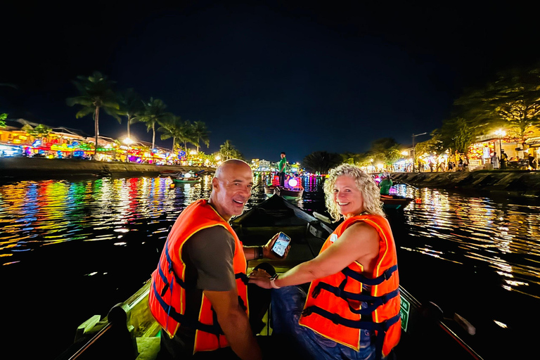 Hoi An/Da Nang: Private Lantern Boat With Release Lantern Hoi An/Da Nang: Private Lantern Boat With Realese Lantern