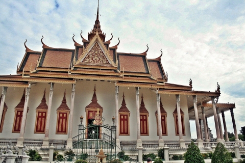 Tour privado de un día por la historia de Phnom Penh con guíaUn día de tour privado con guía de historia en Phnom Penh