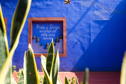 CDMX: Tour of Xochimilco and Coyoacán with option to visit the Frida Kahlo Museum Shared tour with visit to the Frida Kahlo Museum and traditional lunch