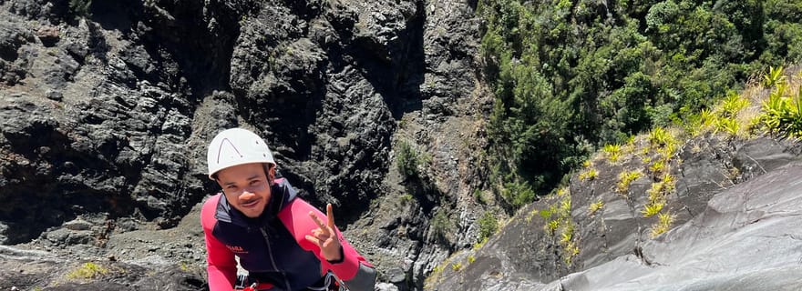 Cilaos: Canyoning de Fleur Jaune - Minéral, Vertical & Panoramique
