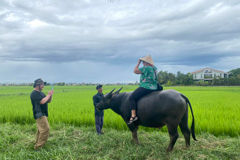 Prywatna wycieczka rowerowa na wodnym bizonie do Hoi An