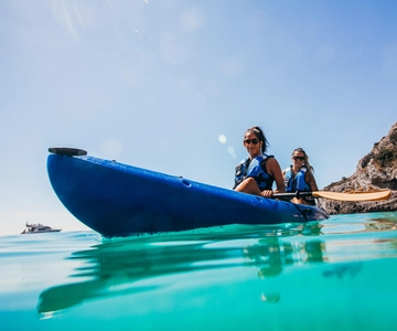 Sesimbra: Arrabida Natural Park & Caves Guided Kayaking Tour