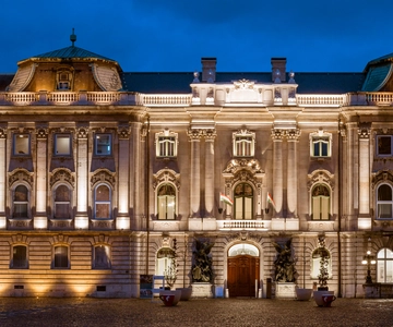 Buda Castle promenad med Saint Stephen's Hall