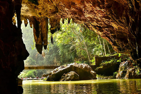 Yogyakarta: Jomblang Cave and Pindul Cave Adventure TourJogajakarta: Jaskinia Jomblang i wycieczka przygodowa do jaskini Pindul