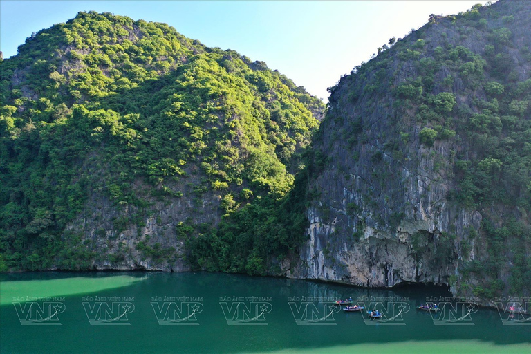 Hanoi: Ninh Binh Am Tien Cave or Trang An, Mua Cave & Hoa Lu Private Tour: Ninh Binh, Hoa Lu, Trang An, Mua Cave, Incense