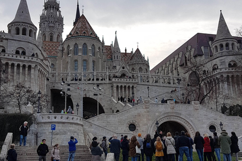 Budapest: Tour a piedi del quartiere del castelloBudapest: Tour a piedi di benvenuto nel quartiere del Castello