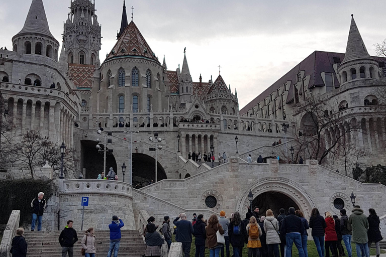 Budapest: Tour a piedi del quartiere del castelloBudapest: Tour a piedi di benvenuto nel quartiere del Castello