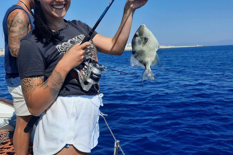 Rhodes : Excursion de pêche avec barbecue et baignade