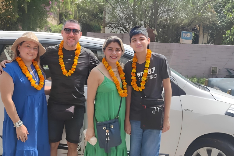Excursion privée en voiture le même jour à Agra et Mathura VrindavanAC Car + Guide