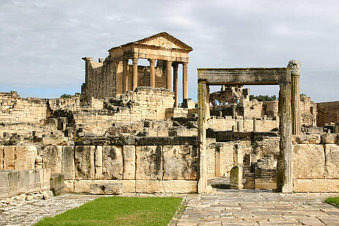 Tour privato di Dougga e Testour