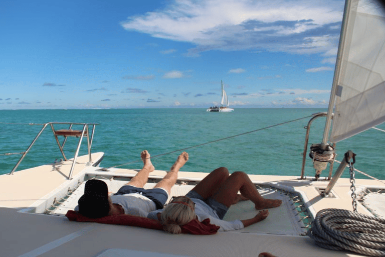 Excursion en catamaran sur l&#039;île aux Cerfs avec déjeuner et boissons illimitées