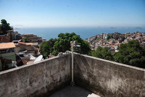 Rio de Janeiro: Morro Dois Irmãos Hike & Vidigal Favela Tour