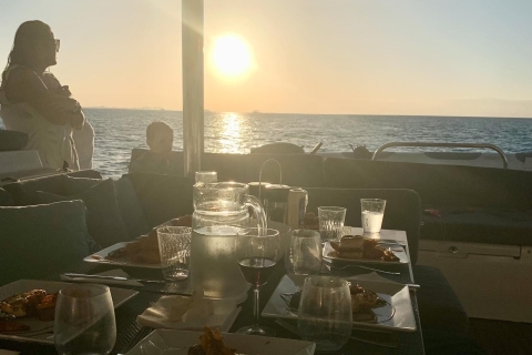 Nassau: Cena gourmet y crucero al atardecer en catamarán de lujo