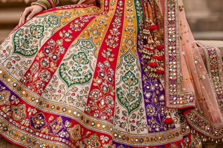 Delhi: tour de compras privado y personalizado con una guía femeninaDelhi: tour de compras personalizado con una asesora