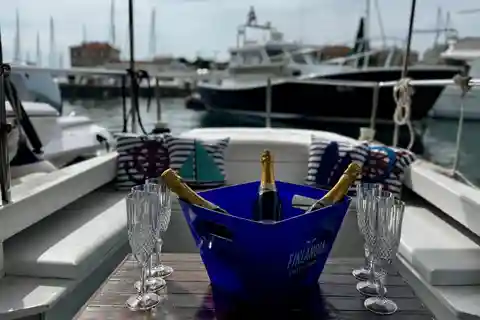 Zadar: Naplemente hajókirándulás pezsgővel