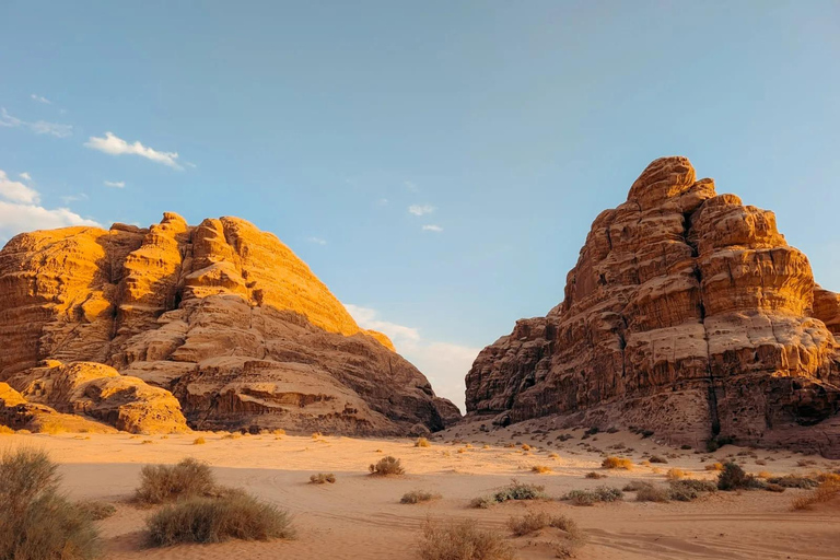 Wadi Rum: Red & White Desert Jeep Tour and Stargazing