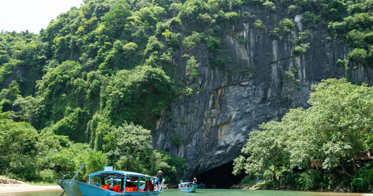 Hue - Phong Nha Cave - Vinh Moc Tunnel Small-Group Tour