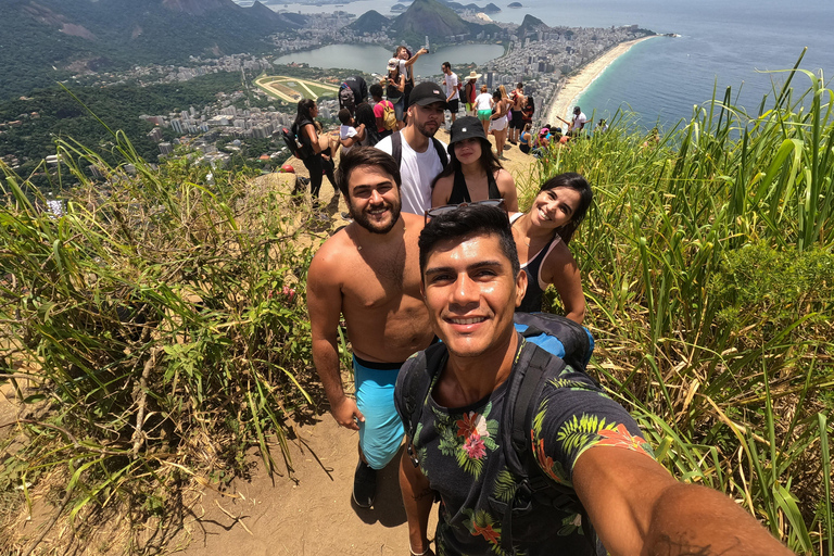 Rio de Janeiro : Randonnée des Deux Frères, la plus belle vue de RioSentier des Deux Frères à Vidigal, la plus belle vue de Rio