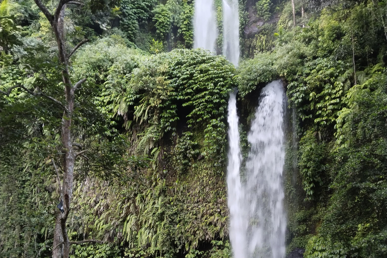 Lombok: Gili Meno Snorkeling, Waterfalls and Village Tours