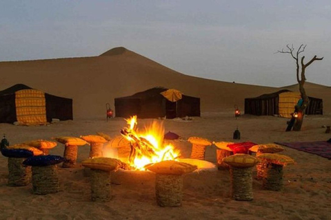 Viagem: 1h de quadriciclo, jantar e espetáculo do pôr do sol em Agafay