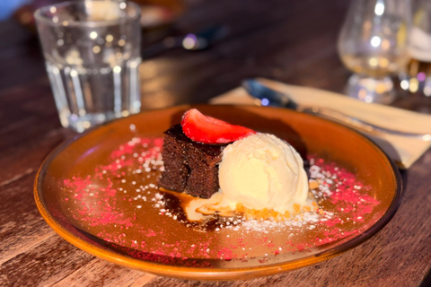 Glasgow: Scottish Food Tasting Experience with Drinks