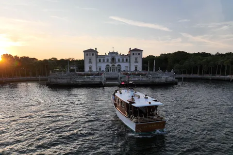 Miami Beach: Vizcaya Sunset Cruise Inklusive mat och dryck