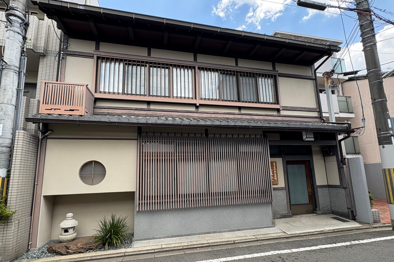 Kyoto: Casual Tea Ceremony in 100 year old Kyoto house Nederlands: Casual Tea Ceremony in 100 year old Kyoto house
