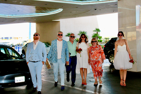 1.5 Hr Las Vegas Strip Limo Tour with Champagne and Photos 2 Hr Vegas Strip Party Bus Tour with Champagne and Photos