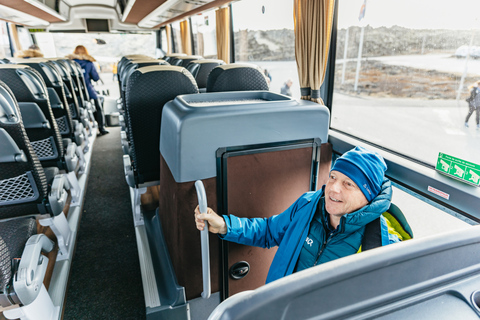 Reykjavik: traslado de ônibus de ida e volta para a Lagoa AzulTraslado de ida e volta do Terminal Rodoviário BSI para a Lagoa Azul