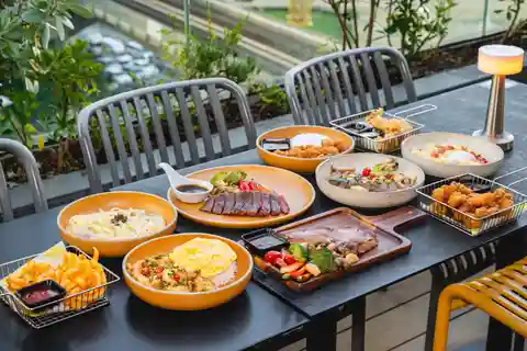 Bangkok: Throwback Rooftop Bangkok bij Silom Edge