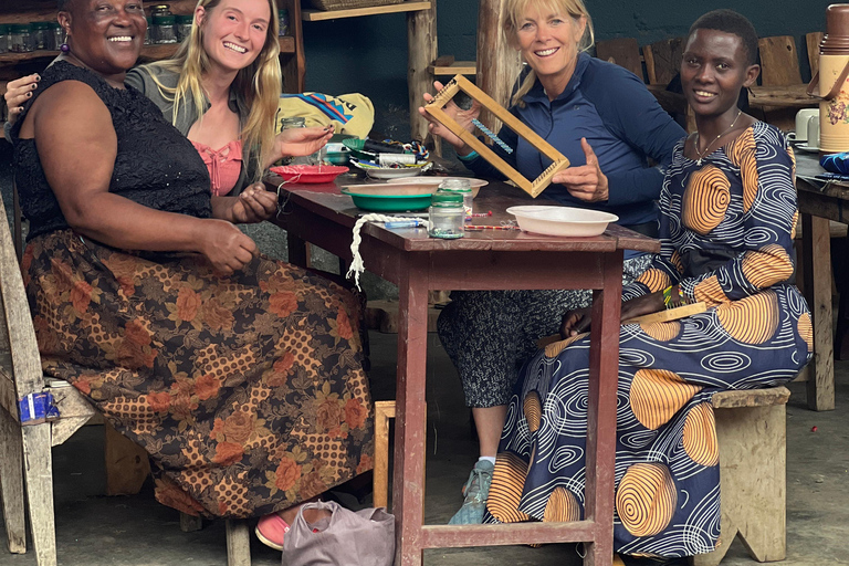 Arusha: Workshop zur Schmuckherstellung, Batik oder Weberei