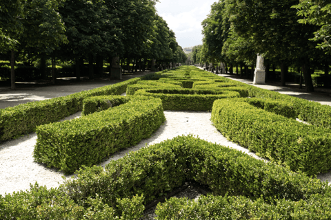Madrid: Retiro Park Deluxe with Hidden Stories Small Group El Retiro Tour + Rum Tasting