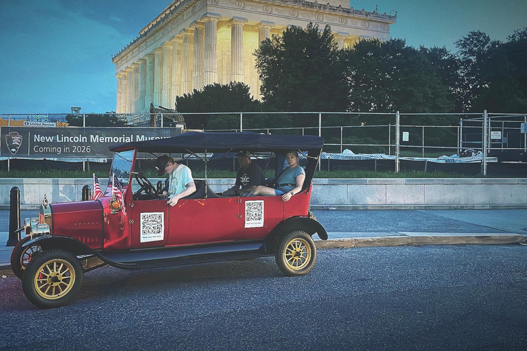 Washington, DC: Monuments & Memorials Tour in a Vintage Car