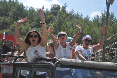 إطلالة على وادي ساباديري والجبل في ألانيا مع السباحةوادي ساباديري في ألانيا