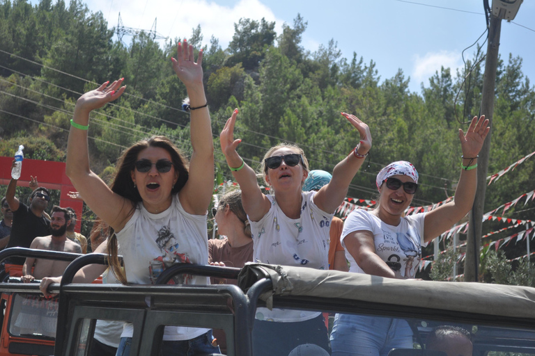 إطلالة على وادي ساباديري والجبل في ألانيا مع السباحةوادي ساباديري في ألانيا