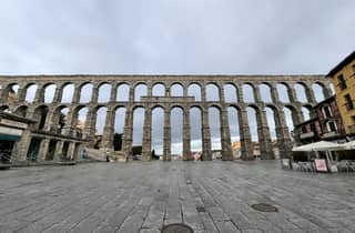 Madrid: Private Tour nach Ávila & Segovia mit Hotelabholung
