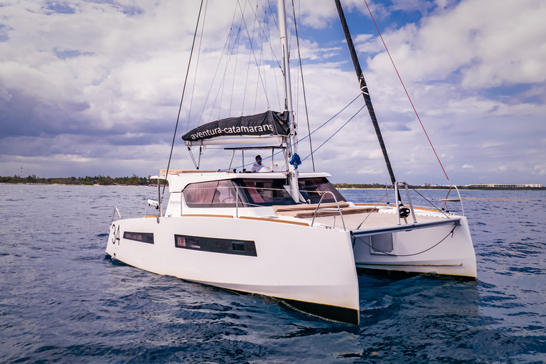 Cancun Bliss: Exclusive Luxe Yacht Experience 51´ Catamarán Leopard