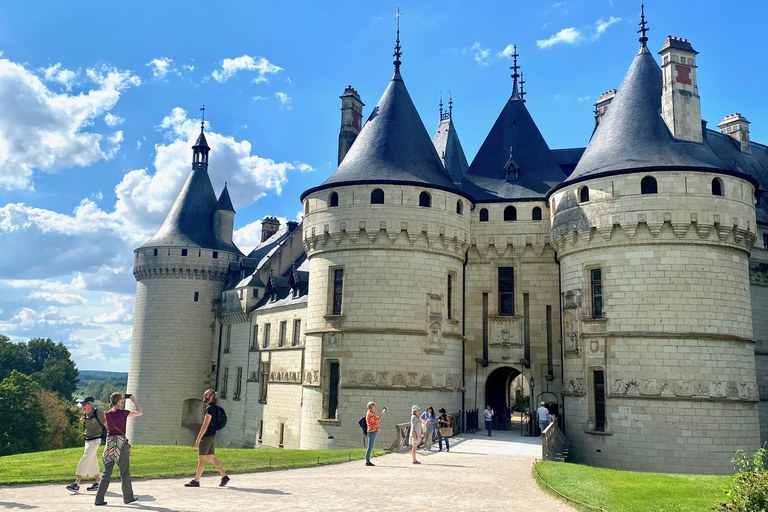 2 days VIP Individually 6 Loire Castles from Paris Mercedes Chateau hotel 4*. Castles of the Loire 2 days