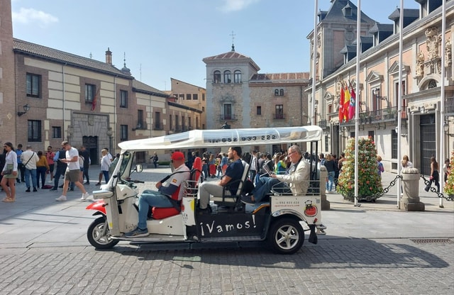 Madrid: Secrets in a Electric Tuk Tuk 1h