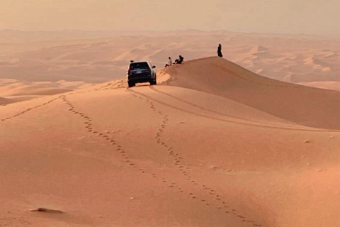 Riyadh: Red Sands Dunes Tour with Camel Ride & Snacks