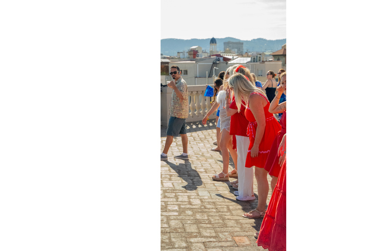 Sevilla: Rooftop Salsa Class with Bottomless Sangria