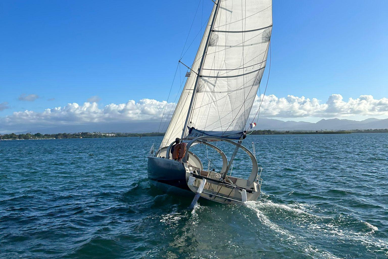 Guadalupa: Tour ecologico in barca a vela Ti-Bo in laguna