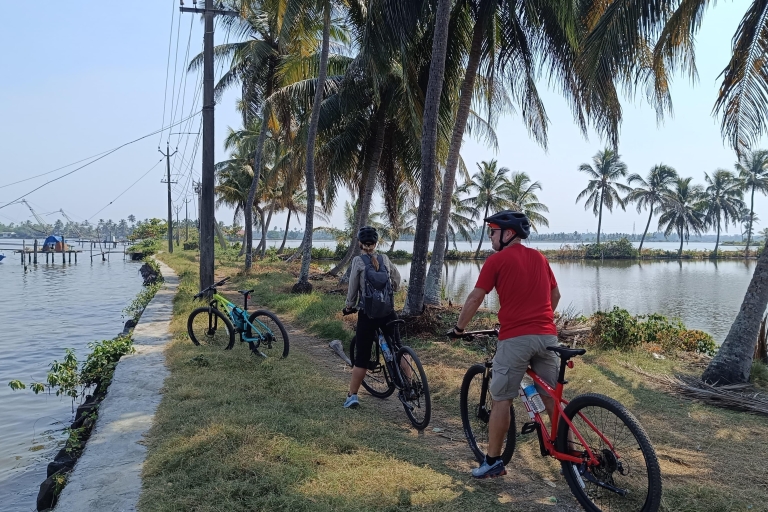 Fort Kochi Beach and Backwater Cycling Tour (wycieczka półdniowa)Fort Kochi ebike tour